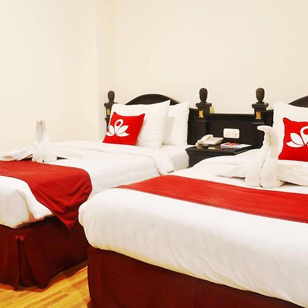 סוראבאיה Zen Rooms Sultan Iskandar Muda מראה חיצוני תמונה