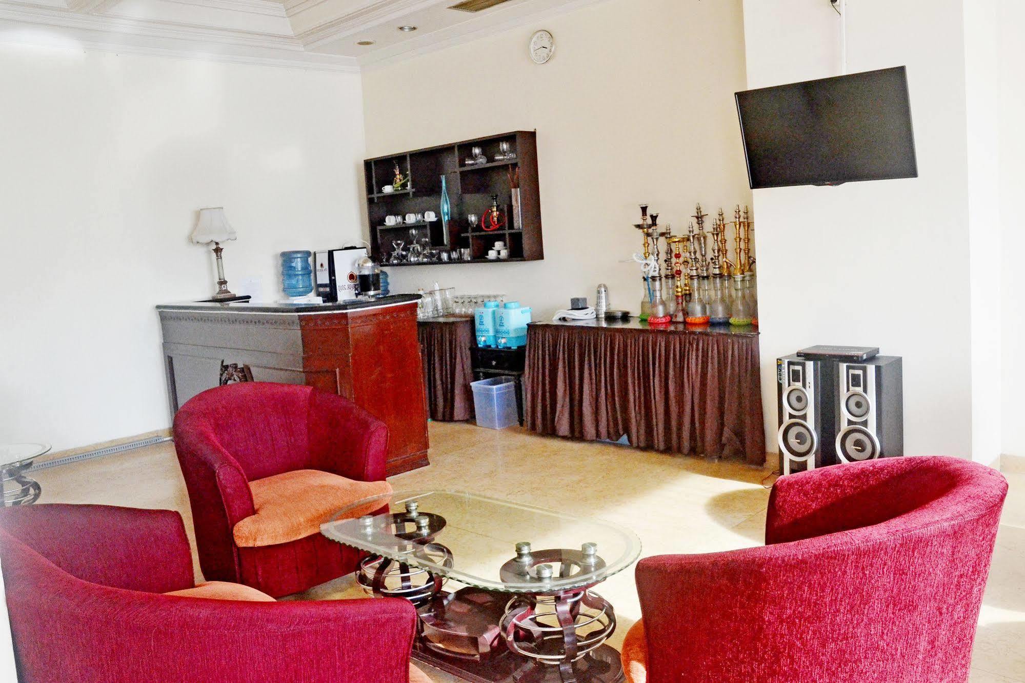 סוראבאיה Zen Rooms Sultan Iskandar Muda מראה חיצוני תמונה
