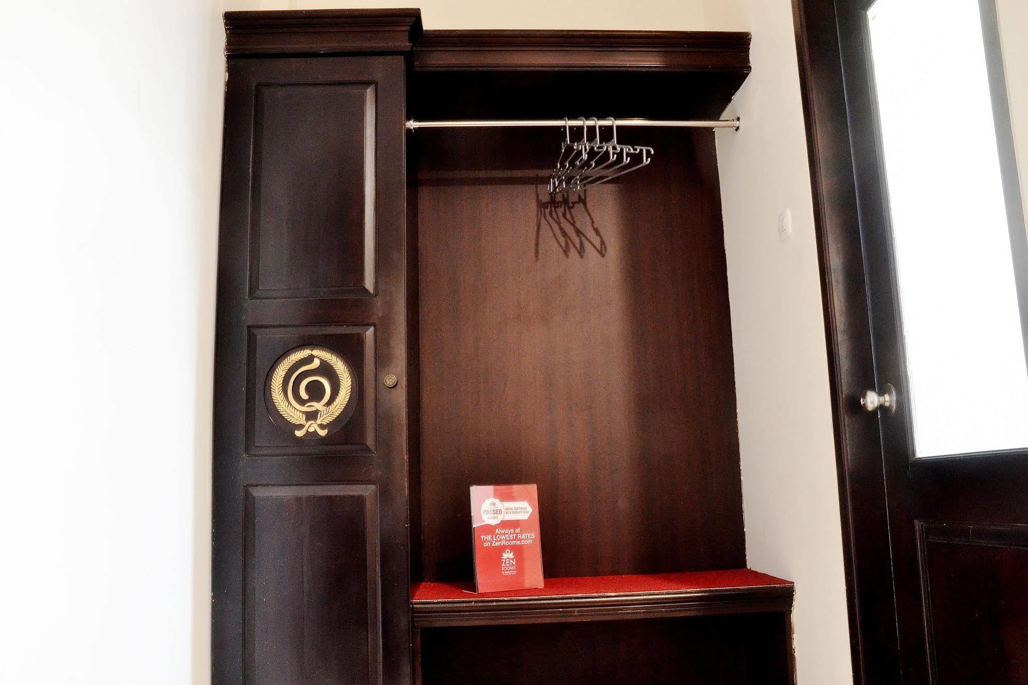 סוראבאיה Zen Rooms Sultan Iskandar Muda מראה חיצוני תמונה